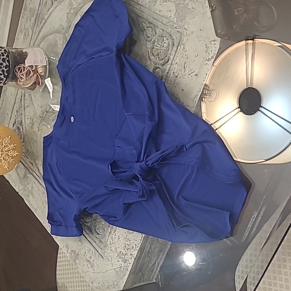 Lightweight Split-Back Training T-Shirt Nwot Size 6 - Picture 7 of 11